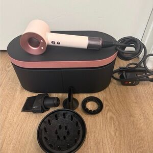 Dyson Super Sonic Hairdryer in Light Pink
